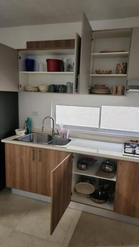 CASA NUEVA al Sur de Pachuca para descansar o trabajar sin ruido, con alberca in Mineral Del Oro