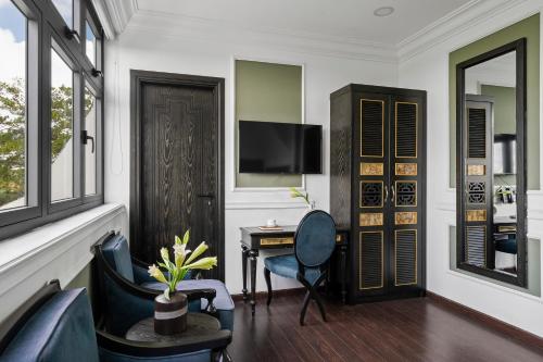 room detail thumbnail 1