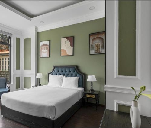 room detail thumbnail 1