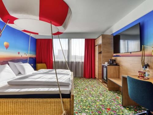 room detail thumbnail 1