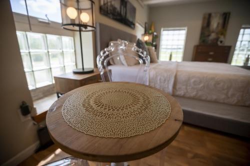 Modern Queen Suite Near SIU Carbondale - image 4