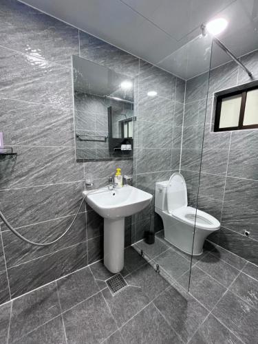4, near hongdae, 3 beds, 2 rooms