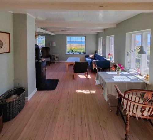 Viesnīcas āriene, Spacious Holiday Gem With A View Over Præstø Fjord in Mosebolle