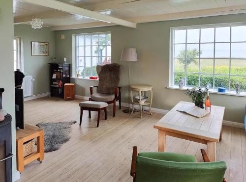 Viesnīcas āriene, Spacious Holiday Gem With A View Over Præstø Fjord in Mosebolle