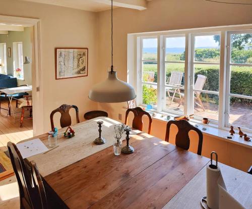 Viesnīcas āriene, Spacious Holiday Gem With A View Over Præstø Fjord in Mosebolle
