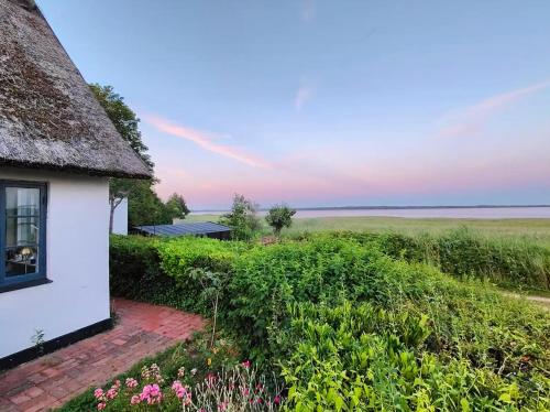 Viesnīcas āriene, Spacious Holiday Gem With A View Over Præstø Fjord in Mosebolle