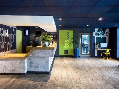 Exterior view, ibis budget Beaconsfield in Slough