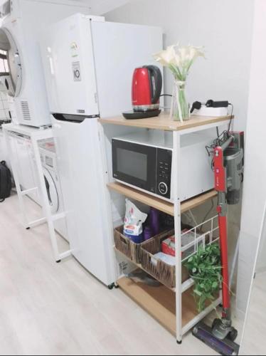 6, near Sangsu stn, 1st floor, quiet area