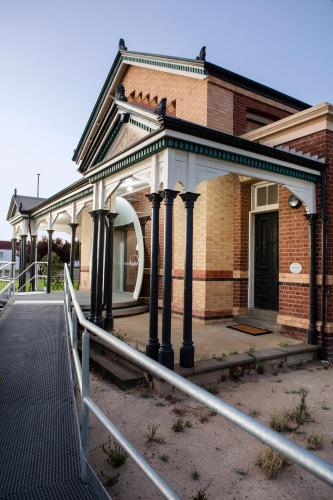 . Warracknabeal Courthouse