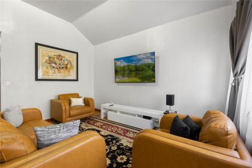 Spacious 3BR Bronx Apartment 2BA Near Yankee Stadium & NYC - image 5
