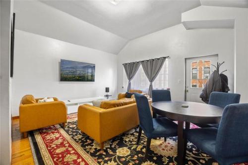 Spacious 3BR Bronx Apartment 2BA Near Yankee Stadium & NYC - image 7