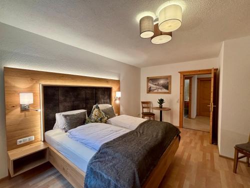 2 bedrooms, 3 beds