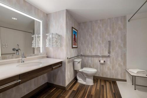 Hampton Inn & Suites West Des Moines Mill Civic - image 32