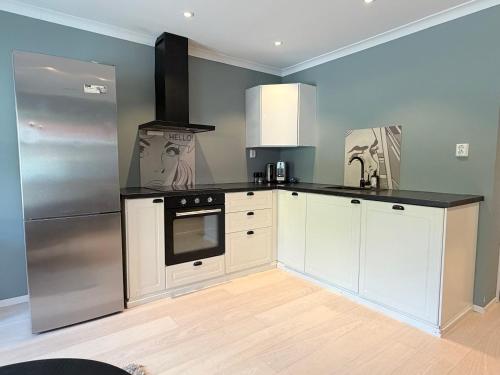 Comfortable Apartment near city center - Parking available in סנדפיורד