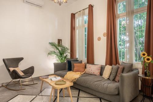 Heritage apartment in Mar Mikhael with garden - image 2