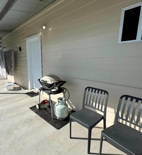 设施服务, MVA - Home in West Wyalong in 西怀厄朗