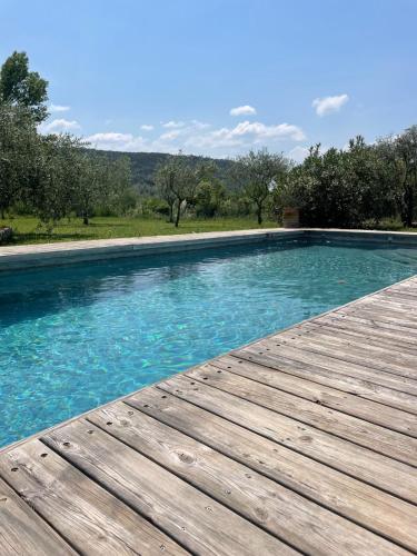 Le studio de la Villa Léouzière (Le studio de la Villa Leouziere) in Belvezet