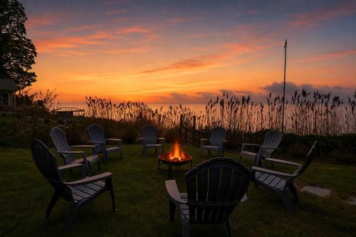 Lakefront Home in Madison - Private Beach