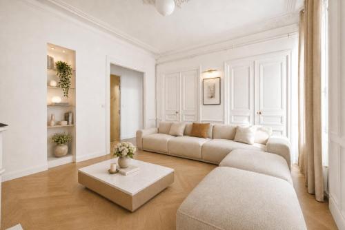 Modern 3BR Apartment Near Eiffel Tower & Invalides