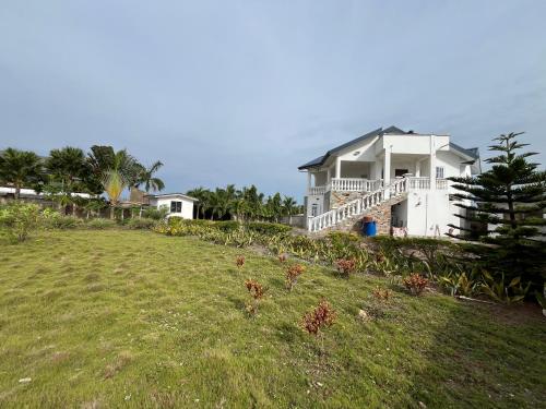 Elmina beach house in Elmina