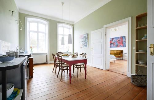 Viesnīcas āriene, Elegant, Sun-Flooded Suite In Mecklenburg in Alt Suhrkow