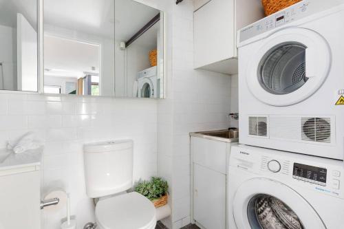 The Surry Studio - Cosy Stay near Cafés & Nightlife - image 5