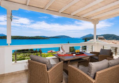Prince Island View Home – khách sạn tại Perigiali