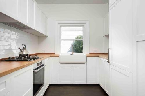 Picturesque apartment by the beach at Parsley Bay in Watsons Bay
