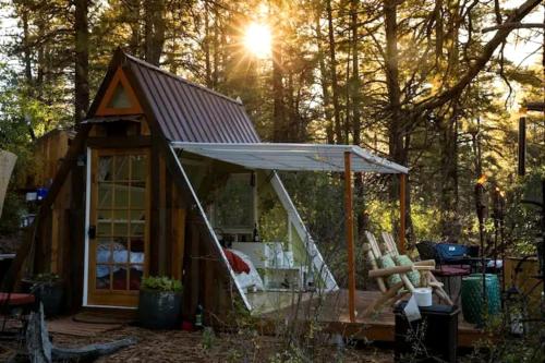 Convertible A-Frame Cabin with Epic Deck Views & Outdoor Shower in Mount Carmel, Utah