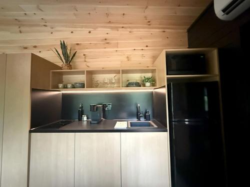 Elm: Family Tiny Home Pod with Forest Views near Quakertown, Pennsylvania in Quakertown (Pennsylvania)