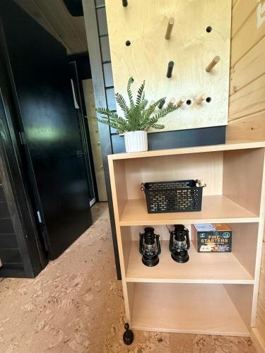 Sycamore: Serene Studio Pod Tiny Home in 300-Acre Woodland near Quakertown Pennsylvania in Quakertown (Pennsylvania)