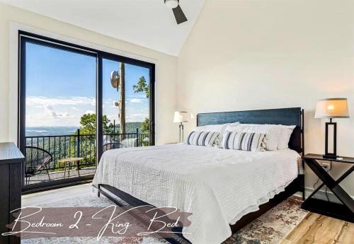 Luxurious Mountain Retreat with Heated Indoor Pool near Gatlinburg in Sevierville, Tennessee in Caton (TN)