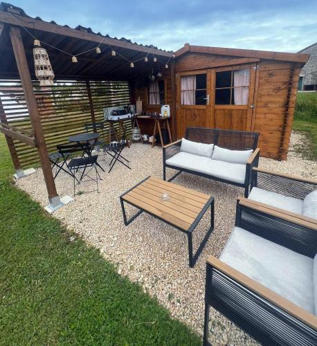 Cabane Feuille - Glamping on a vineyard - Wooden Cabin