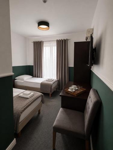2 twin beds