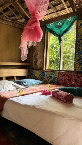 Yasur Backpackers Bungalow & Tree House in Isaka