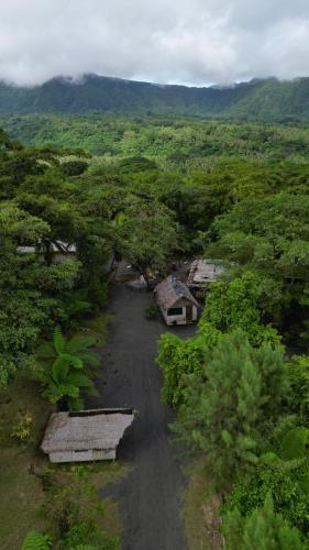 Yasur Backpackers Bungalow & Tree House in Isaka