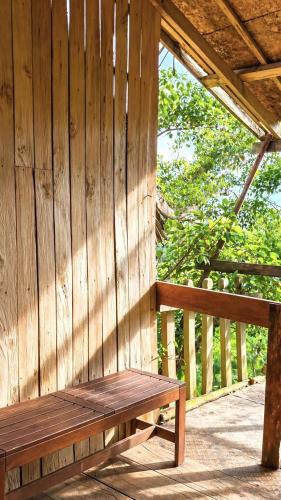Yasur Backpackers Bungalow & Tree House in Isaka