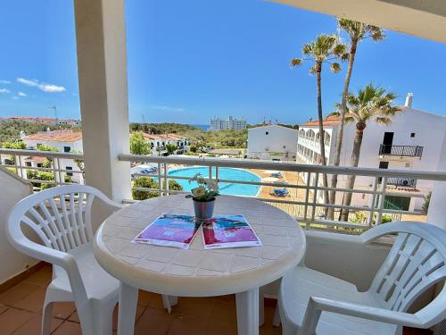 Mitjana -Apartamento con piscina junto la playa, Ciutadella