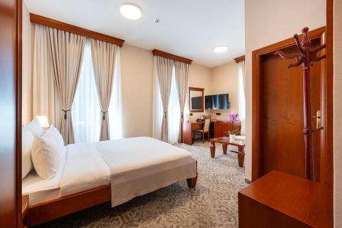 Hotel Montenegrino Room Type - Deluxe Double Room with Sea View
