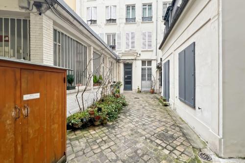 Charming Apt Near Gare de LEst - image 8
