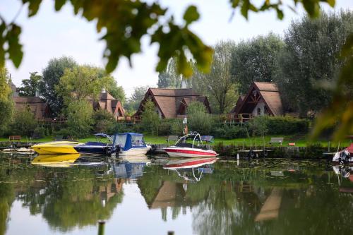 Exterior view, Kormoran Vendeghaz in Tiszafured