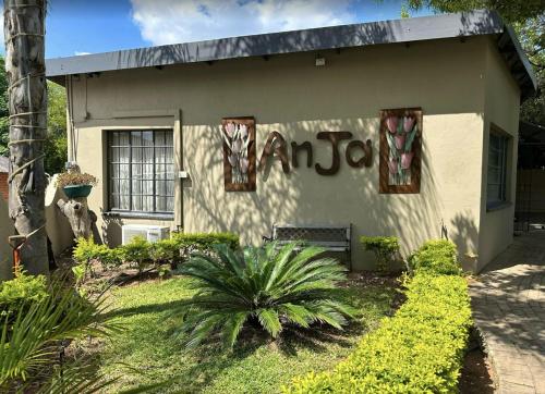 Anja Guesthouse in Koro Creek Golf Estate