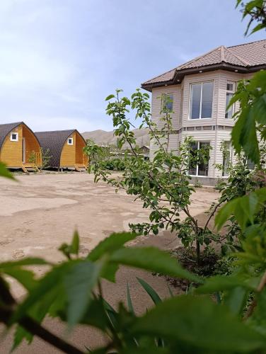 Arzu Guesthouse – khách sạn tại Bokonbayevo