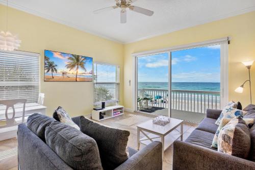 Capri Condo D in Bradenton Beach, USA