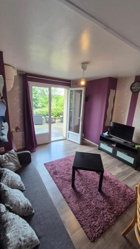 Cozy quiet appartment near Paris Saclay in Бур-сюр-Ивет