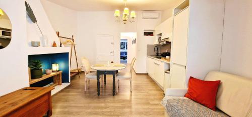 Appartement 60 m2 - Charme et centre historique - Wifi et clim - L'Alcôve de Molière