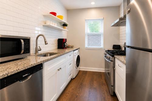 Amazing Midtown Atlanta Location by Piedmont Park Beltline Ponce City Market in Atlanta, USA