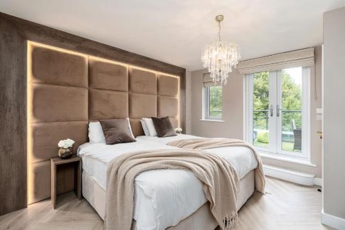 Riverside Villas, Manchester