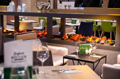 Holiday Inn Frankfurt Airport an IHG Hotel - image 41