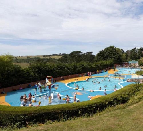 Newquay - Deluxe 3 bed Lodge Willows Way 47, Newquay Parkdean, Holiday Park in Trebarber